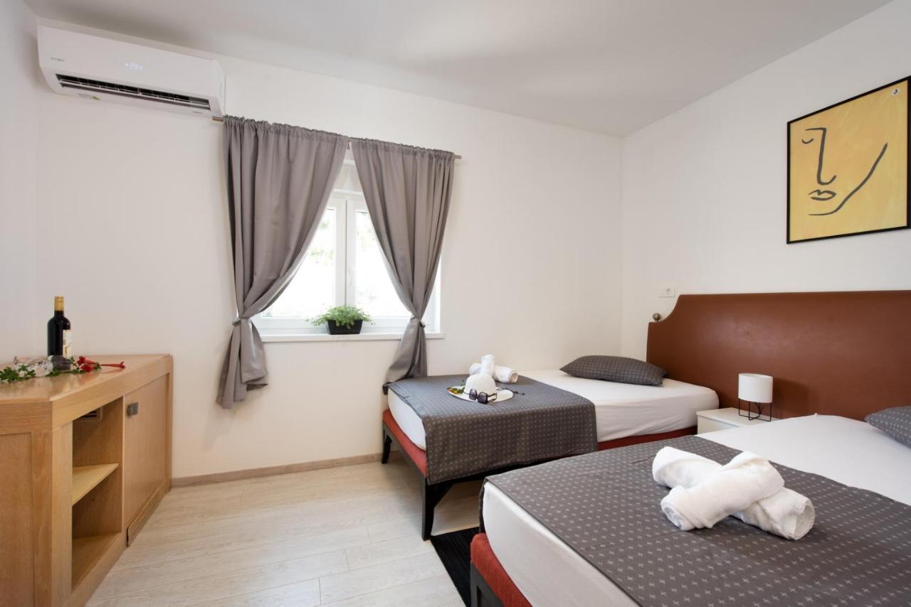 Hotel Potpićan Eksteriør billede