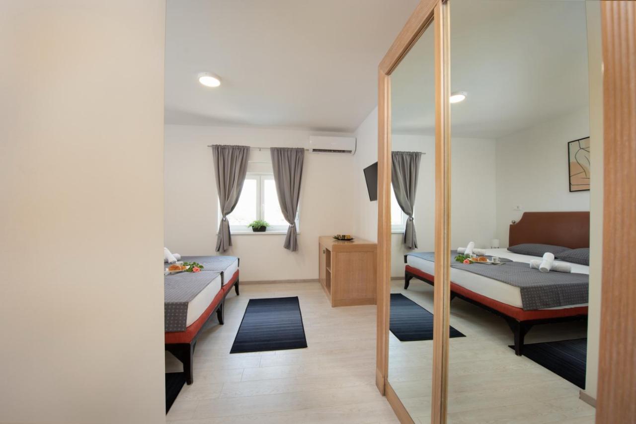 Hotel Potpićan Eksteriør billede