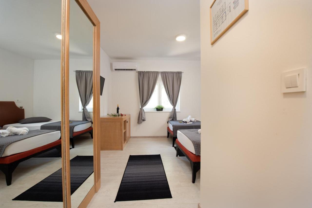 Hotel Potpićan Eksteriør billede