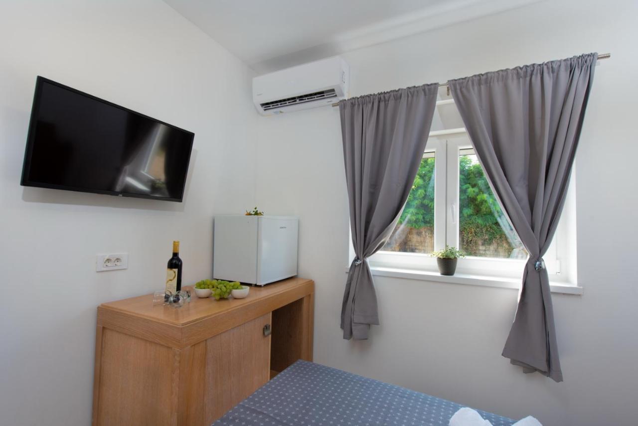 Hotel Potpićan Eksteriør billede